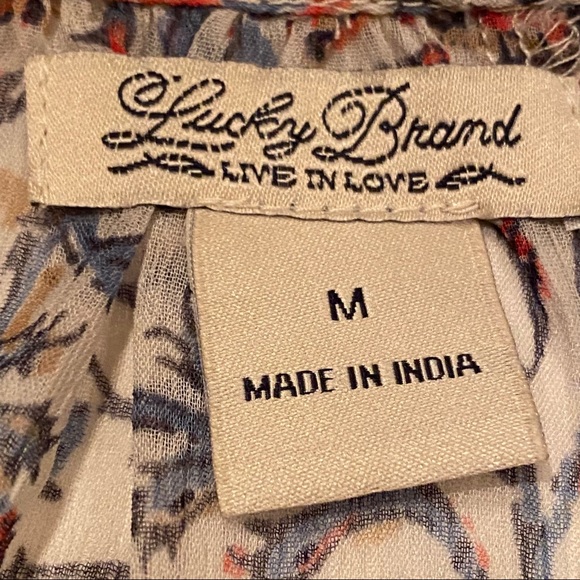 ⭐️HOST PICK⭐️ Lucky Brand Keyhole Print Mix Top - Picture 4 of 6